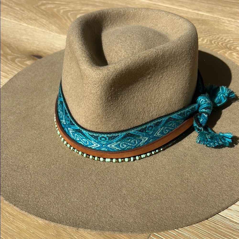 Beige Wide Brim Hat with Teal Band